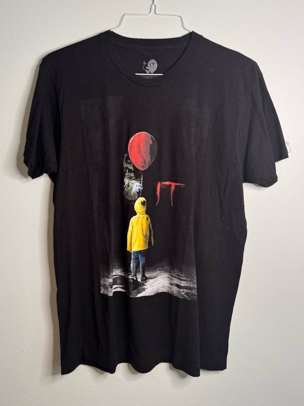 IT Graphic Tshirt (L)